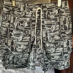 Quicksilver shorts men’s small, excellent condition